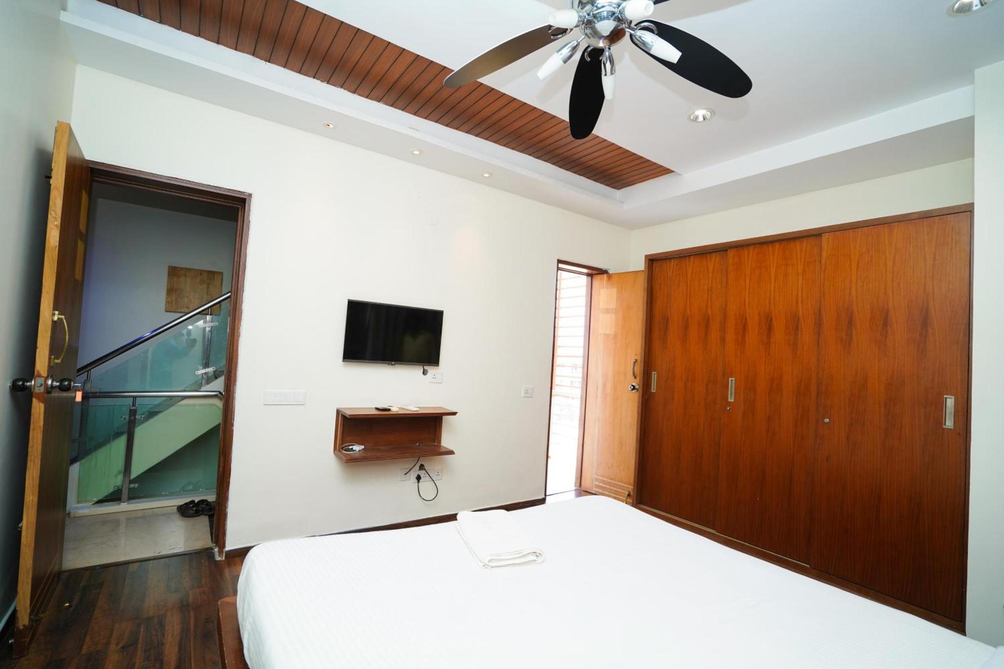 Golden Villa - Duplex House With Private Theater - Near To Alipiri And Bhudevi Ttd Ticket Counter And Kapilateertham Tirupati Exterior photo