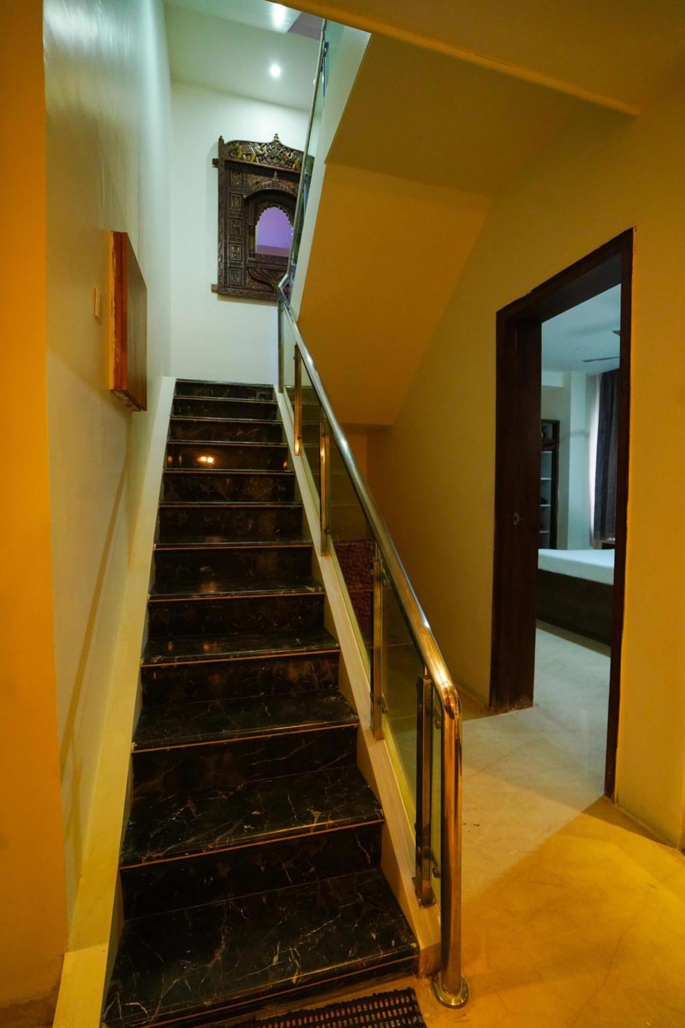 Golden Villa - Duplex House With Private Theater - Near To Alipiri And Bhudevi Ttd Ticket Counter And Kapilateertham Tirupati Exterior photo